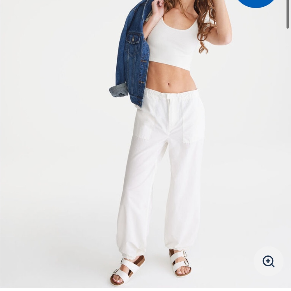 WHITE PARACHUTE PANTS